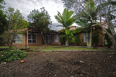 Start ticking all the boxes. This house aims to please. Please call Jordon truong for inspection time. Picture