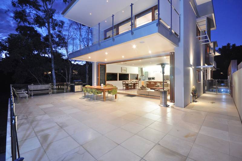 Modern Easy Living on River in One of Yeronga's Best Family Friendly Streets Picture 2