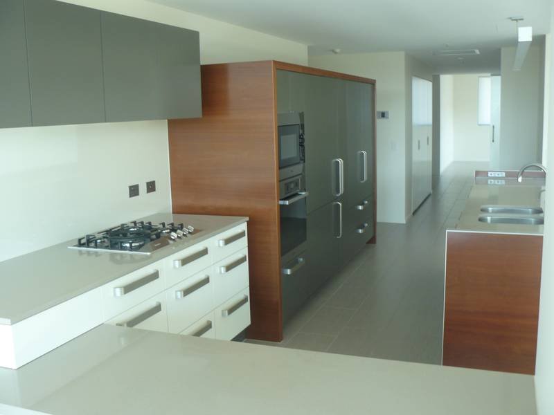 ROOMY 3 BEDROOM IN TENNYSON Picture 2