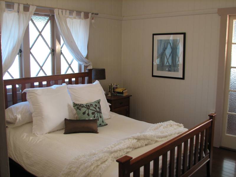 UNDER CONTRACT - Come Inside ~ this is just stunning!!! Picture 2