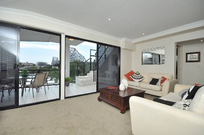 SOPHISTICATED EXECUTIVE STYLE PENTHOUSE WITH UNBELIEVABLE VIEWS - PRICE SLASHED, NOW ONLY $1.5 million. Open on 6th Marc Picture