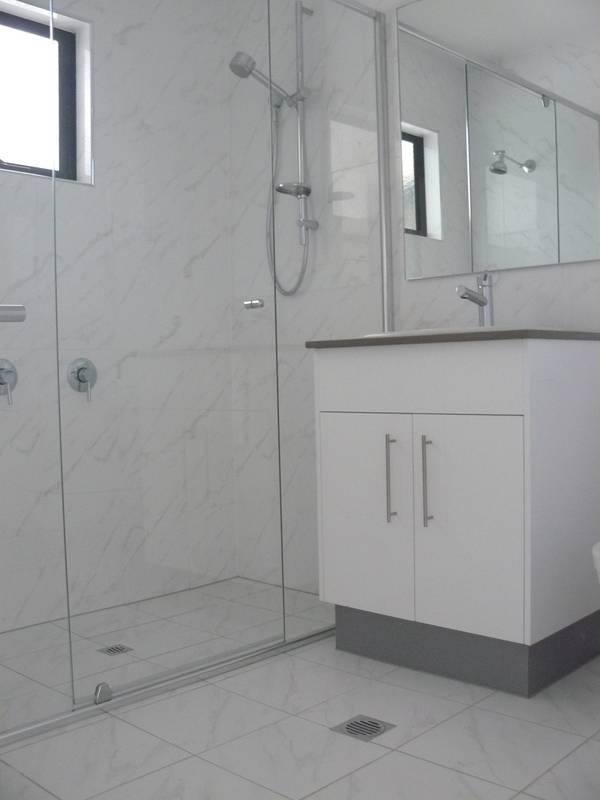 BRAND NEW EXECTUTIVE APARTMENT! Picture 3