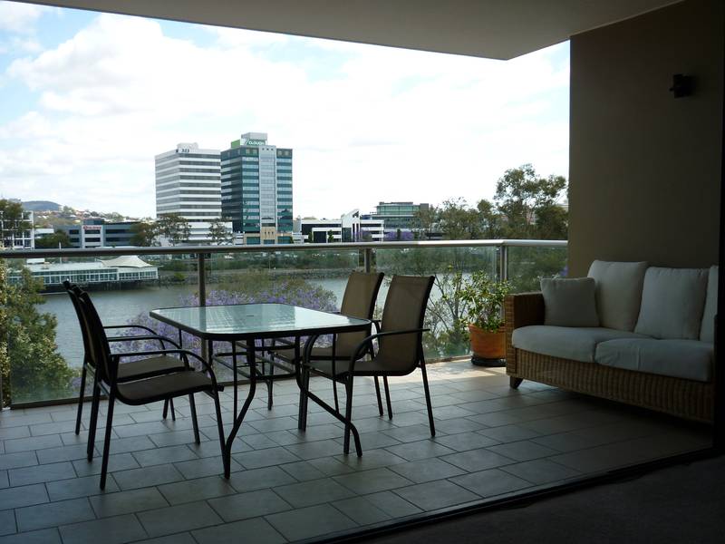 RIVER LIVING AT ITS BEST Picture 3