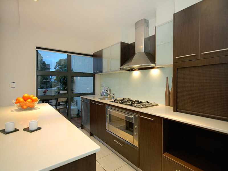 AMAZING ROOF TOP APARTMENT WITH AMAZING VIEWS TO THE CITY! Picture 2