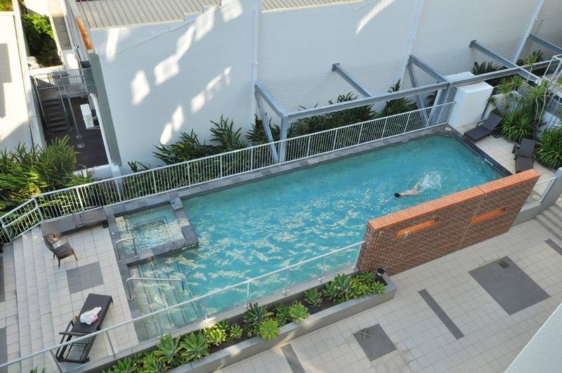 SUPER STYLISH - SUPER LOCATION - SUPER MOTIVATED OWNER- SOLD ON 25TH OF NOV Picture 3