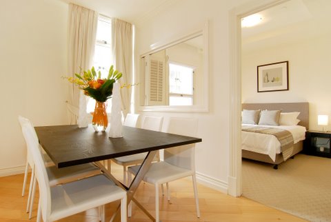 Spectacular & Beautifully Presented Luxury CBD Residence Picture 3