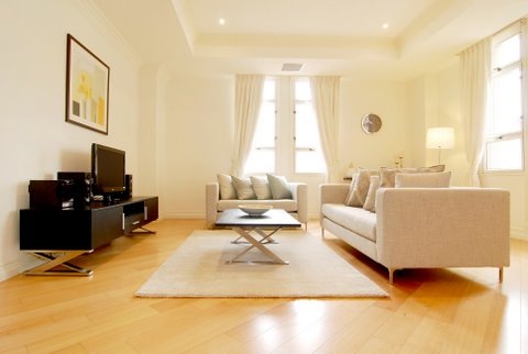 Spectacular & Beautifully Presented Luxury CBD Residence Picture 1