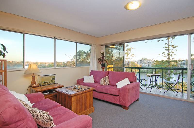 "Sold at auction by Luke Croft" Picture 3