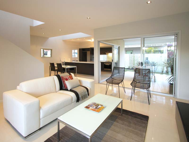 EXECUTIVE RESIDENCE! Picture 1