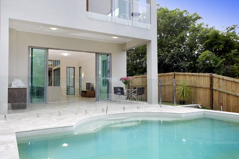 Absolute Riverfront - Absolutely Brand New Luxury Home. SOLD UNDER THE HAMMER! Picture 2