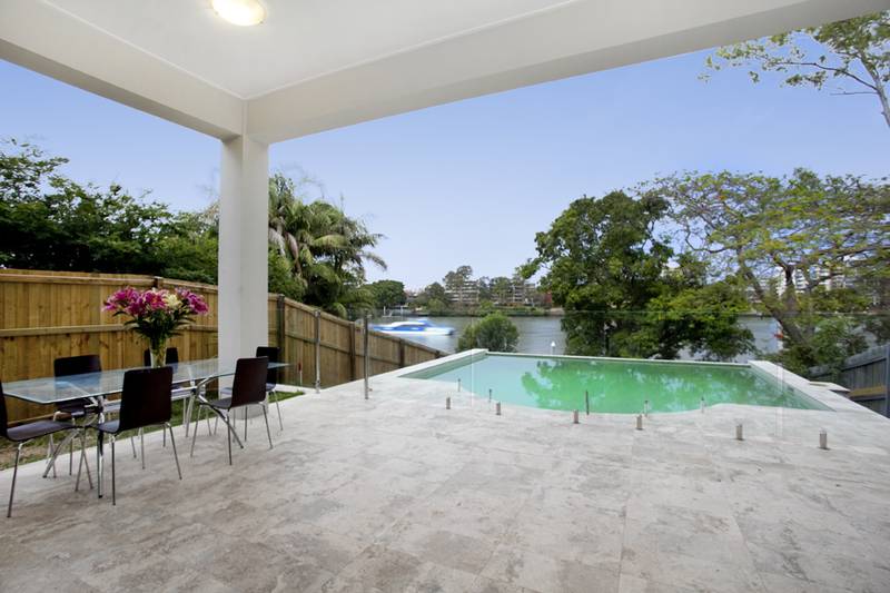 Absolute Riverfront - Absolutely Brand New Luxury Home. SOLD UNDER THE HAMMER! Picture 1