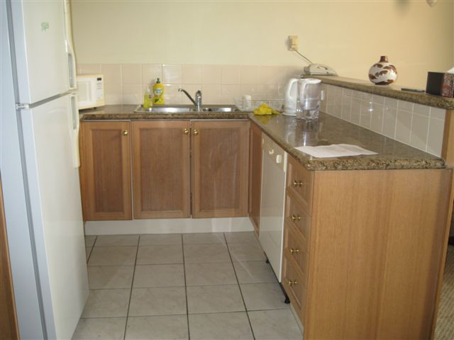 Shopping, Restaurants & Inner City Life and Entertainment. Picture 2