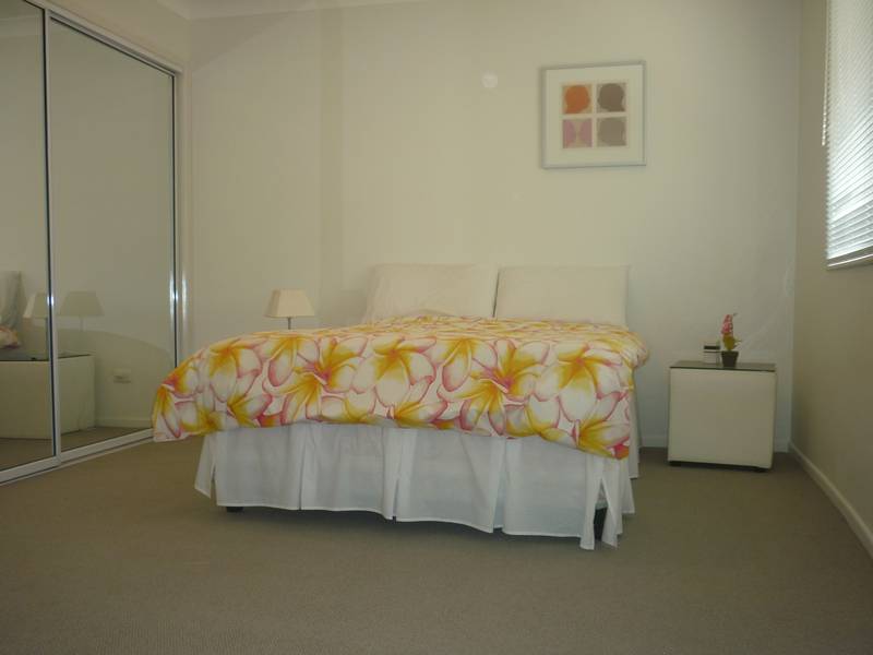 PRIVATE & FURNISHED UNIT Picture 2