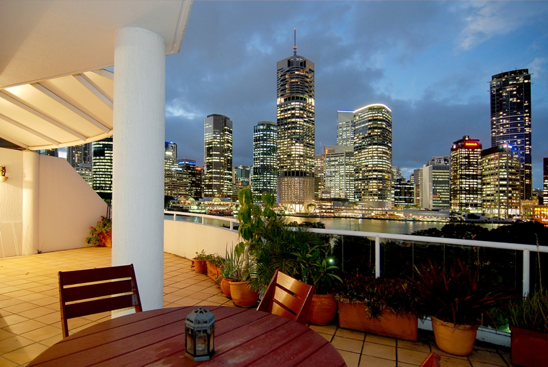 BIG, BOLD & BEAUTIFUL - SOLD FOR A RECORD PRICE BY BRENT COMPTON Picture 1