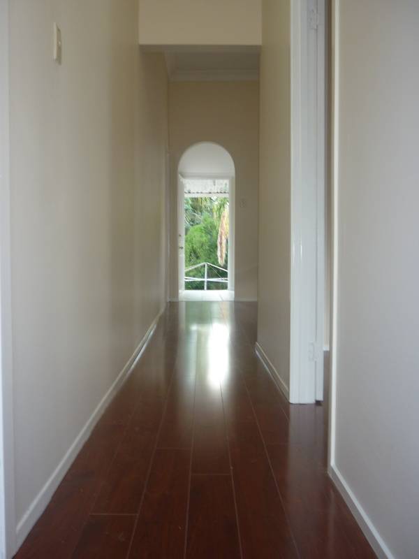 CUTE RENOVATED COTTAGE - CLOSE TO GABBA Picture 2