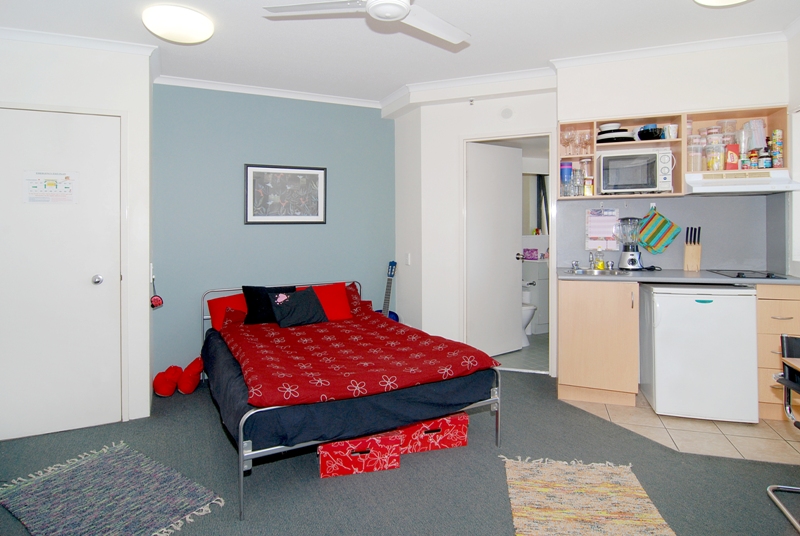 Cheapest apartment in the CBD Picture 2
