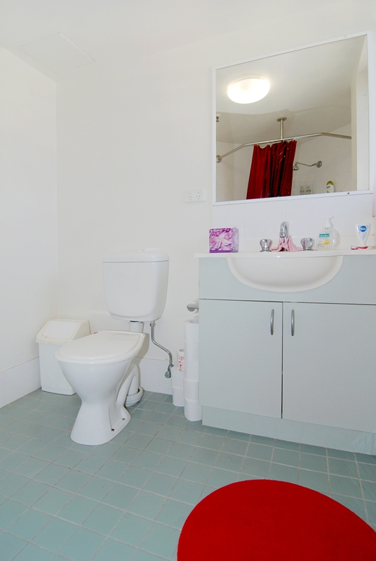 Cheapest apartment in the CBD Picture 3