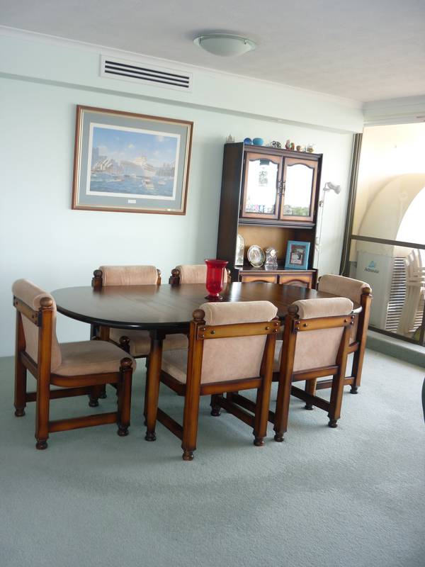 FABULOUS SOUTH BANK LIFESTYLE AWAITS! Picture 3