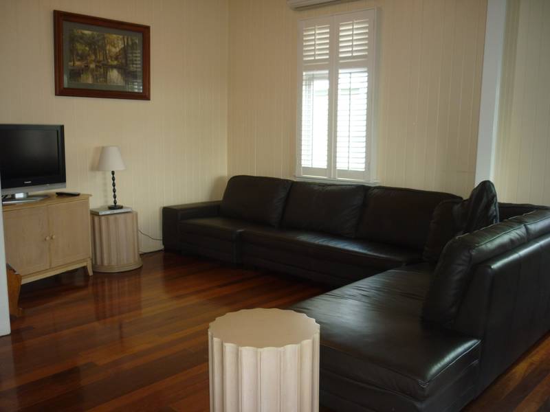 ENTERTAINERS DELIGHT Picture 2