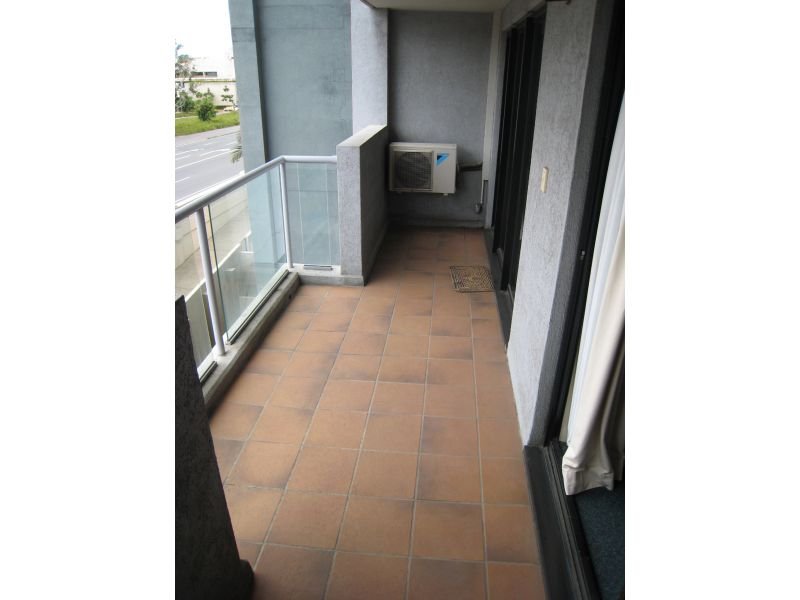 EASY LIVING - ALL UTILITIES INCLUDED IN RENT Picture 2