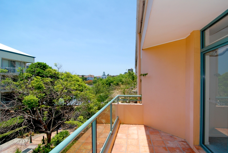 TOP RATE CITY LIVING - OPEN SATURDAY Picture 3