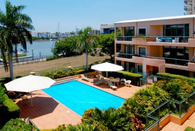 TOP RATE CITY LIVING - OPEN SATURDAY Picture