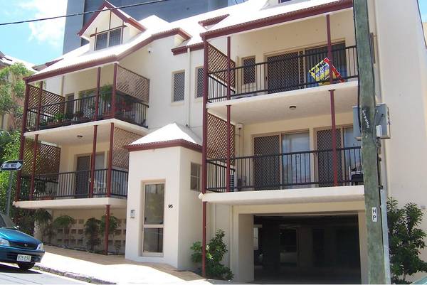 VALUE PACKED CLOSE TO CITY Picture 1