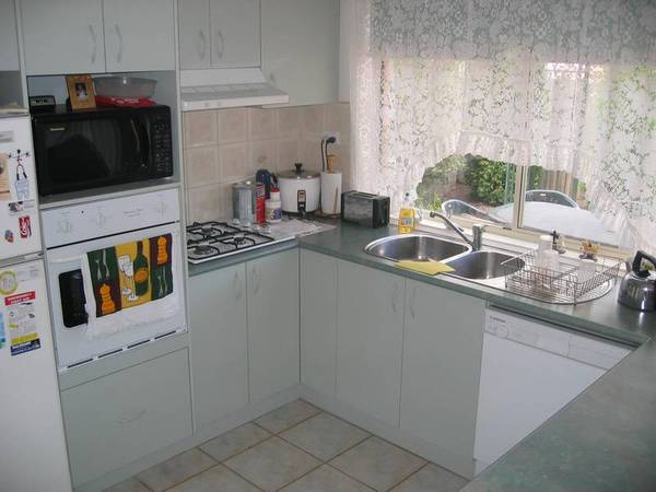 6 MONTH LEASE ONLY!!! Beautifully Presented Picture 2