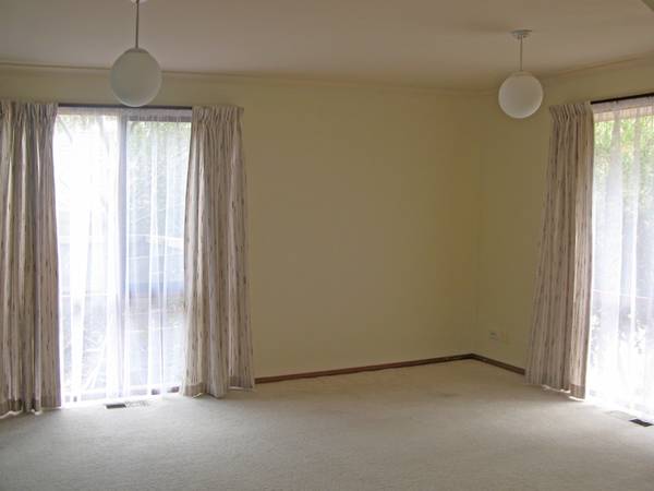 Lovely Neat, Clean Unit Picture Lovely Neat, Clean Unit Picture