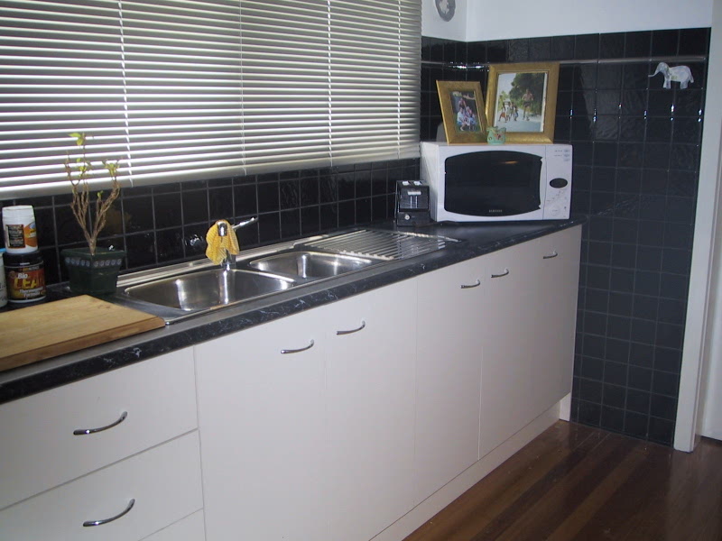 ' Looks can be deceiving. Wait till you see the inside! ' Picture 3