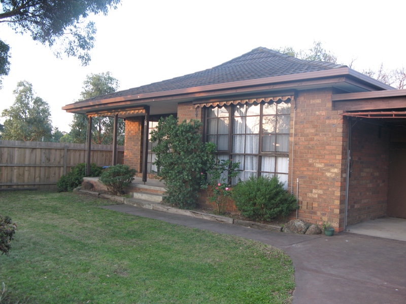 Big four bedroom in sought after location Picture 1