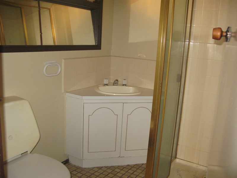 Big four bedroom in sought after location Picture 2