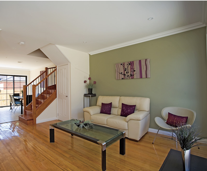 Beautiful Townhouse - close to everything Picture