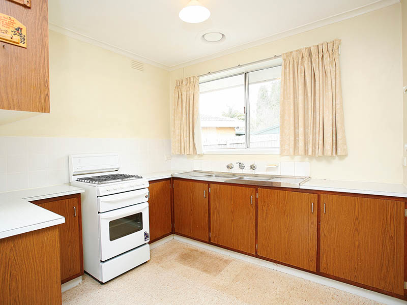 AUCTION THIS WEEK @ 11 AM Picture 3