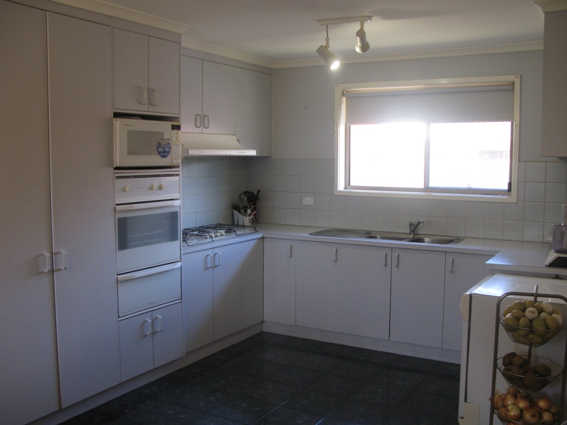 Come and make yourselves at home Picture 2