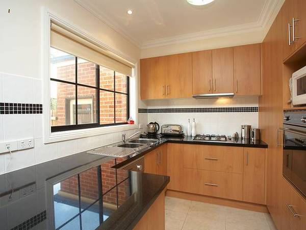 Position & Style Picture 2