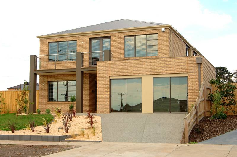 The Moona - ONE LOOK IS ALL YOU WILL NEED Picture 1