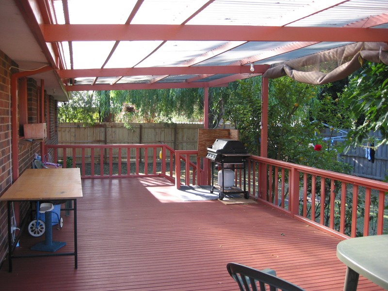 Lovely 4 Bedrooom in prime location Picture 3