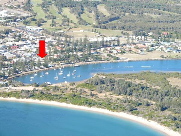 COMMERCIAL PREMISES FOR LEASE Picture 2