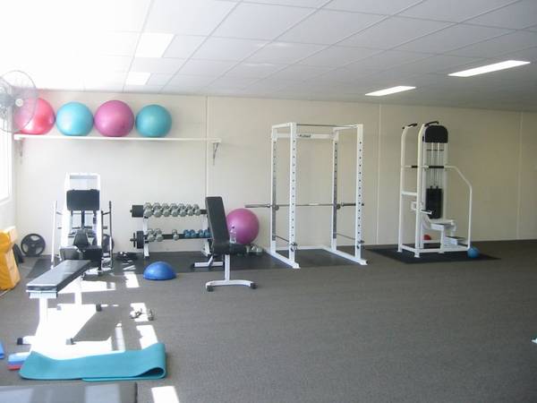 COMMERCIAL PREMISES FOR LEASE Picture 3