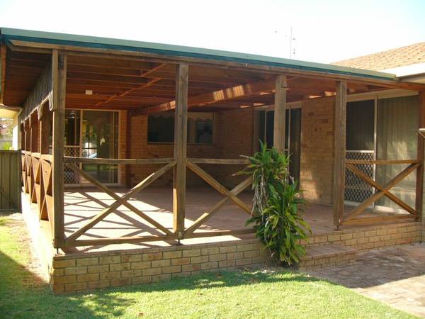 TOP STREET FOR THIS TOP HOUSE Picture 3