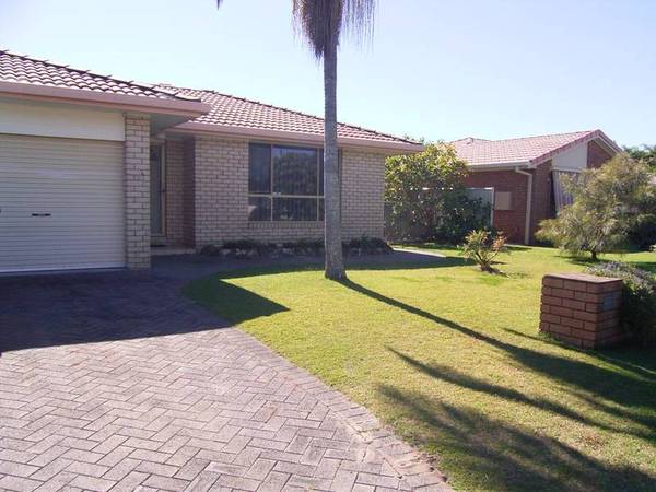 26 Admiralty Court, Yamba Picture 1