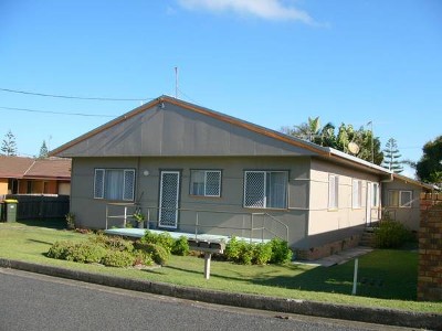 HOLIDAY BEACH HOUSE & RENTAL RETURNS Picture