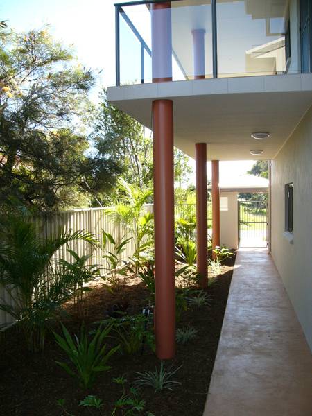 SENSATIONAL 3 BEDROOM UNIT Picture 2