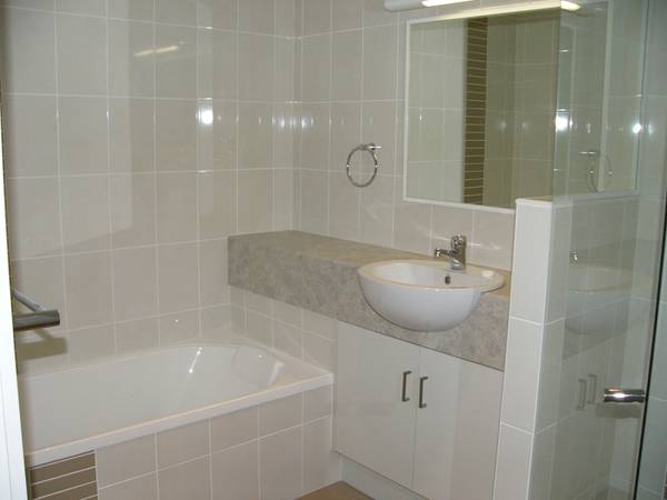 SENSATIONAL 3 BEDROOM UNIT Picture 3