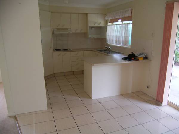 7 PLOVER CLOSE, YAMBA Picture 2