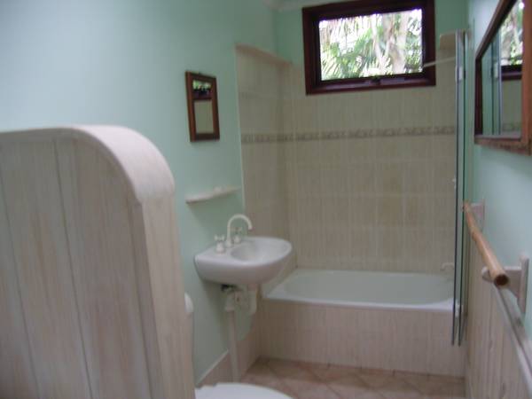 109 LAKES BOULEVARDE, WOOLOWEYAH Picture 3