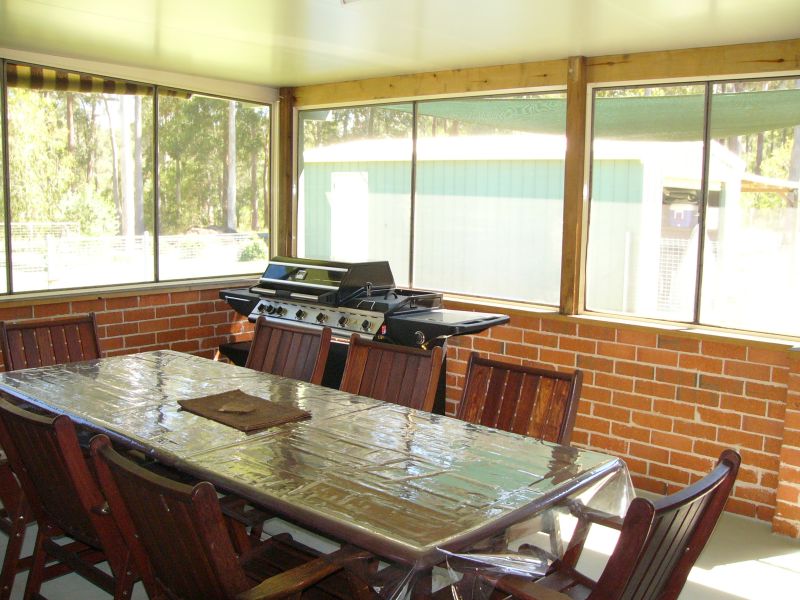 AN ABSOLUTE BARGAIN Picture 3