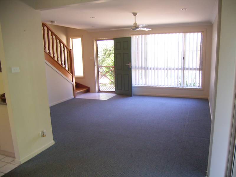 7/136 YAMBA ROAD Picture 3