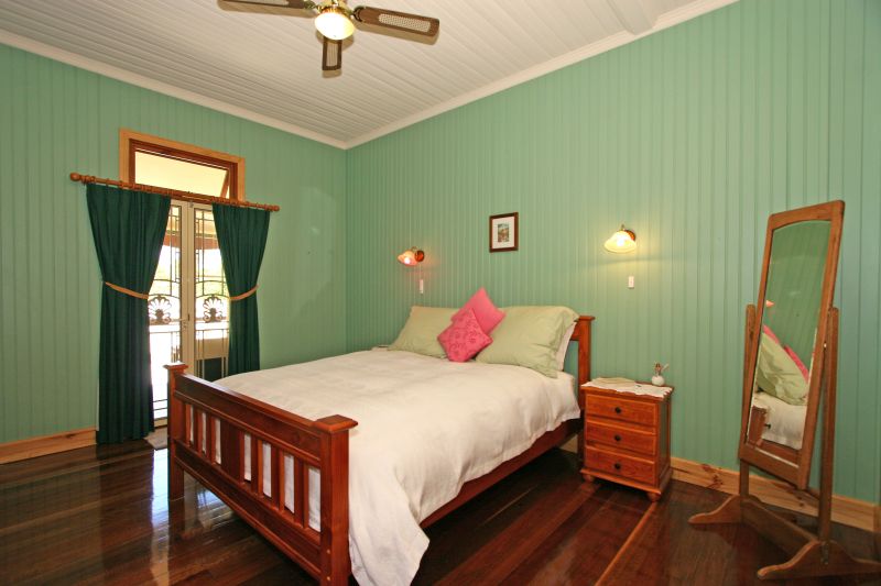 TALKING POINT Picture